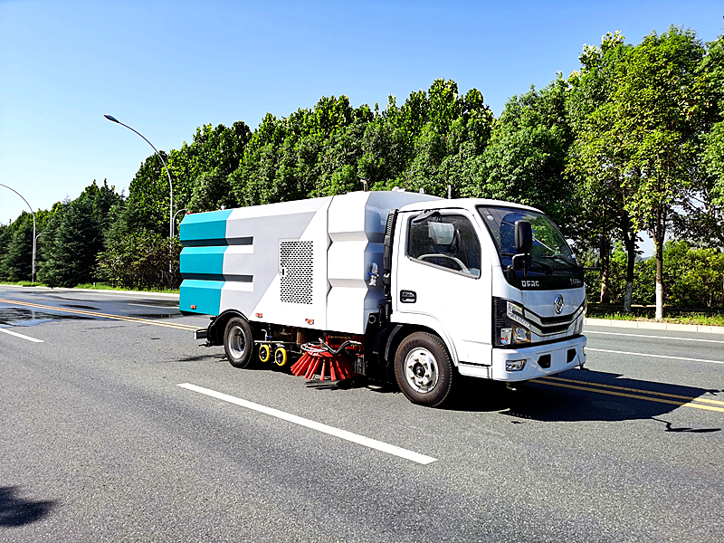 東風(fēng)小多利卡3308洗掃車國(guó)六