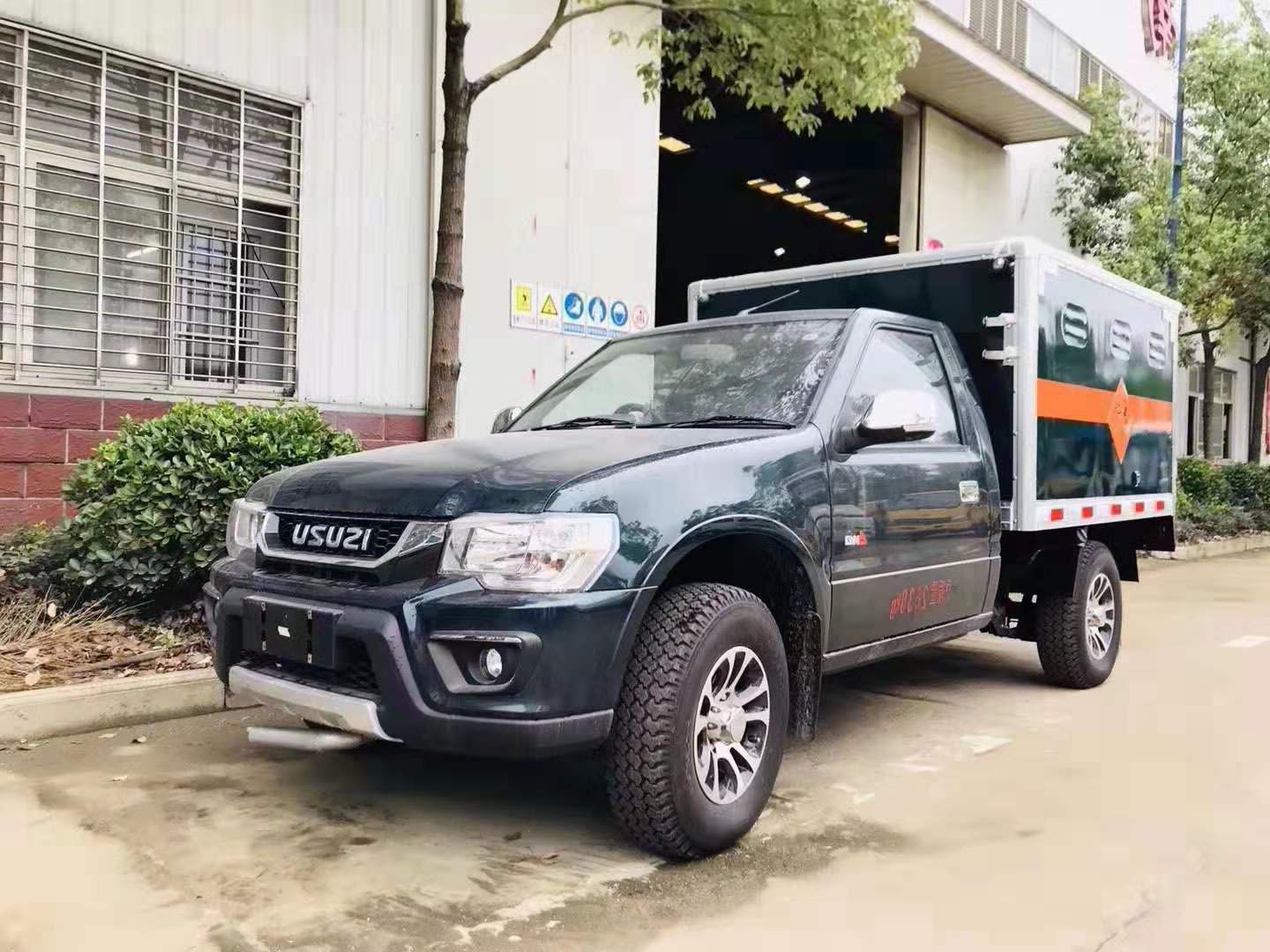 五十鈴四驅(qū)皮卡民爆器材車(chē)